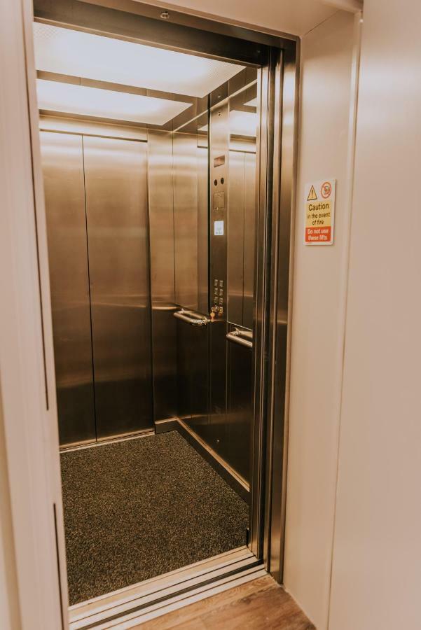 Cavendish House With Secure, Allocated Parking, 2 Mins Walk From Windsor Castle Eksteriør billede