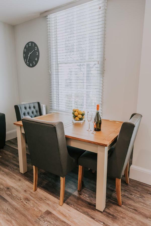 Cavendish House With Secure, Allocated Parking, 2 Mins Walk From Windsor Castle Eksteriør billede