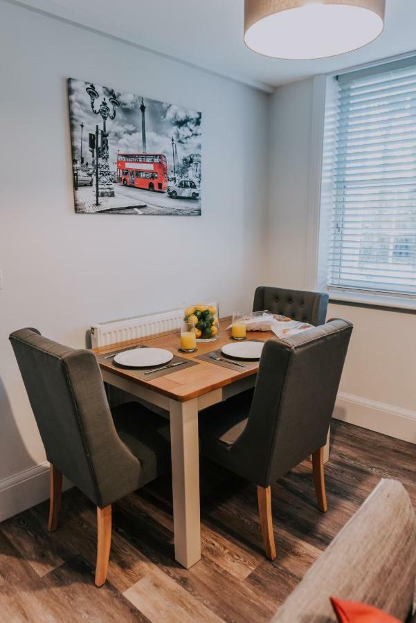 Cavendish House With Secure, Allocated Parking, 2 Mins Walk From Windsor Castle Værelse billede